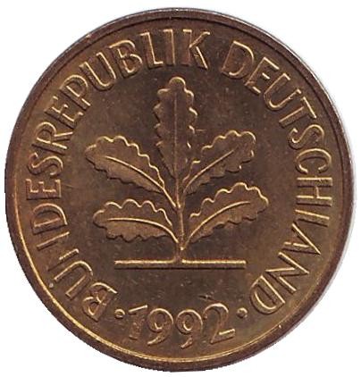 Монета 5 пфеннигов. 1992 год (D), ФРГ. Дубовые листья. Монета 5 пфеннигов. 1992 год (D), ФРГ. Дубовые листья.