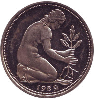 Монета 50 пфеннигов. 1989 (D) год , ФРГ. Женщина, сажающая дуб. Монета 50 пфеннигов. 1989 (D) год , ФРГ. Женщина, сажающая дуб.