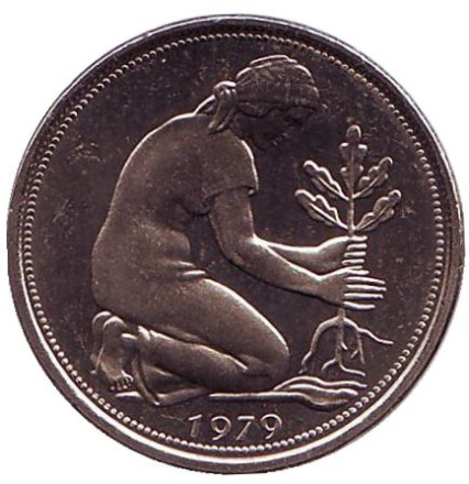 Монета 50 пфеннигов. 1979 год (J), ФРГ. Женщина, сажающая дуб.
