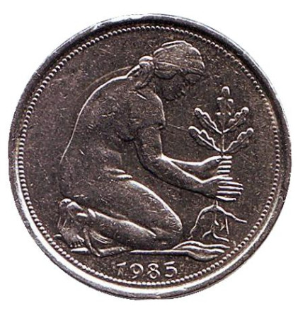 Монета 50 пфеннигов. 1985 год (J), ФРГ. Женщина, сажающая дуб.