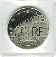 Монета 1,5 евро. 2005 год, Франция. Серебро. 60-летие окончания Второй мировой войны.