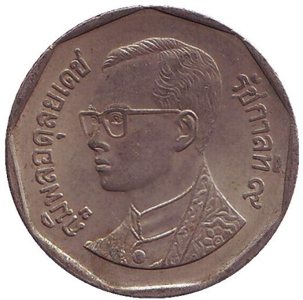 Монета 5 батов. 1992 год, Таиланд. Мраморный храм. Монета 5 батов. 1992 год, Таиланд. Мраморный храм.