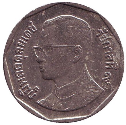 Монета 5 батов. 2005 год, Таиланд. Мраморный храм. Монета 5 батов. 2005 год, Таиланд. Мраморный храм.