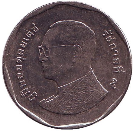 Монета 5 батов. 2010 год, Таиланд. Мраморный храм. Монета 5 батов. 2010 год, Таиланд. Мраморный храм.