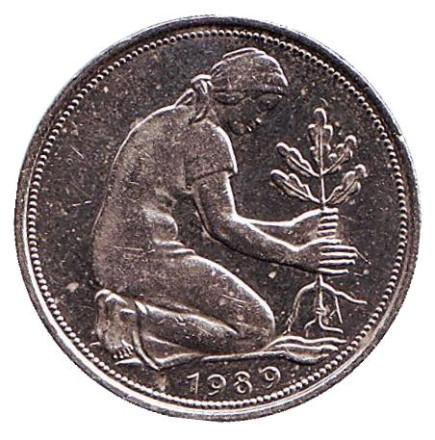 Монета 50 пфеннигов. 1989 (G) год, ФРГ. Женщина, сажающая дуб.