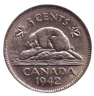 Монета 5 центов. 1942 год, Канада. Старый тип. Бобр. Монета 5 центов. 1942 год, Канада. Старый тип. Бобр.