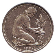 Монета 50 пфеннигов. 1990 год (F), ФРГ. Женщина, сажающая дуб. Монета 50 пфеннигов. 1990 год (F), ФРГ. Женщина, сажающая дуб.