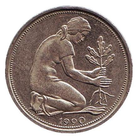 Монета 50 пфеннигов. 1990 год (F), ФРГ. Женщина, сажающая дуб.