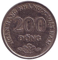 Монета 200 донгов, 2003 год, Вьетнам. Монета 200 донгов, 2003 год, Вьетнам.