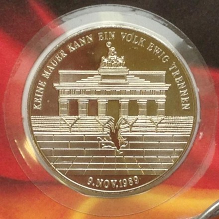 monetarus_padenie_steny-3.jpg monetarus_padenie_steny-3.jpg