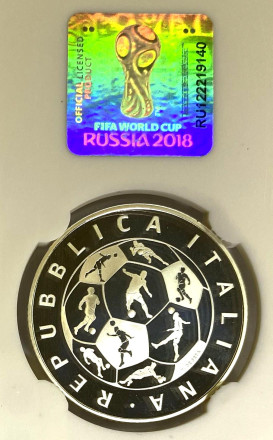 Монета 10 евро. 2018 год, Италия. Чемпионат мира по футболу в России 2018. Монета 10 евро. 2018 год, Италия. Чемпионат мира по футболу в России 2018.