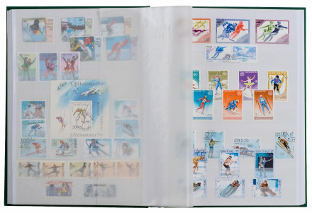 Альбом для почтовых марок L 4/8, формат А4, 16 страниц белого цвета. Производство Leuchtturm. Альбом для почтовых марок L 4/8, формат А4, 16 страниц белого цвета. Производство Leuchtturm.