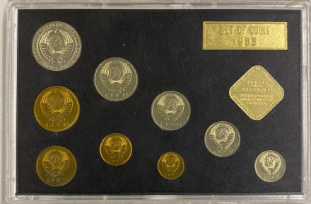 Банковский набор монет СССР 1983 года в пластиковой упаковке, СССР. Банковский набор монет СССР 1983 года в пластиковой упаковке, СССР.