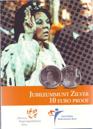 Монета 10 евро в буклете. 2005 год, Нидерланды. 25 лет царствования королевы Беатрикс. Монета 10 евро в буклете. 2005 год, Нидерланды. 25 лет царствования королевы Беатрикс.
