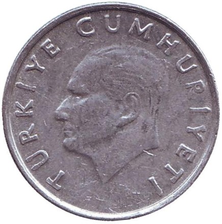 Монета 10 лир. 1987 год, Турция. VF