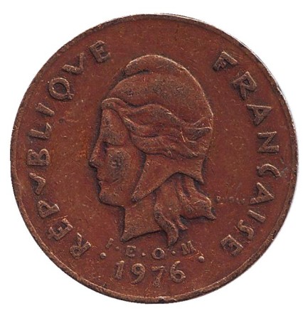 Монета 100 франков. 1976 год, Новая Каледония. Состояние - F. Хижина островитян.