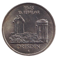 Монета 5 марок. 1985 год, ГДР. 40 лет со дня разрушения Дрездена. Фрауэнкирхе. Монета 5 марок. 1985 год, ГДР. 40 лет со дня разрушения Дрездена. Фрауэнкирхе.